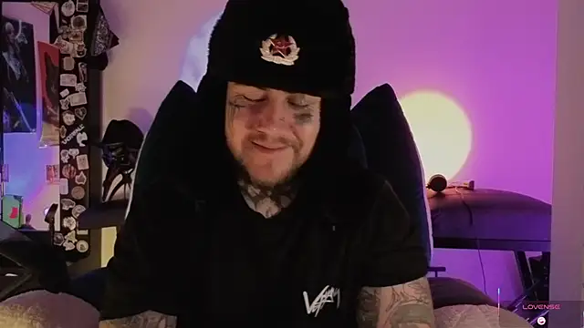 Ash gusbig online show from November 29, 2025, 4:37 am