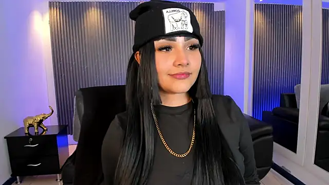 ArigyGomez online show from December 22, 2025, 5:21 pm