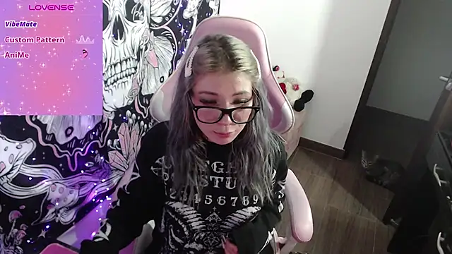 GamerCarrie online show from February 20, 2025, 11:54 pm