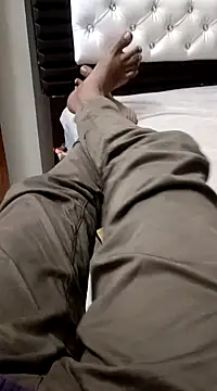 Snapshot of You_are__mine_ chatting on December 21, 2024, 7:56 am You are mine online show from December 21, 2024, 7:56 am