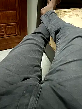 Snapshot of You_are__mine_ chatting on February 24, 2025, 6:38 am You are mine online show from February 24, 2025, 6:38 am