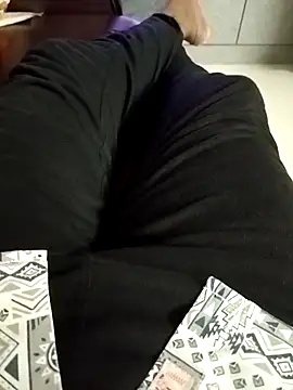 Snapshot of You_are__mine_ chatting on October 15, 2025, 1:44 pm You are mine online show from October 15, 2025, 1:44 pm