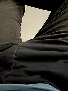 Snapshot of You_are__mine_ chatting on October 16, 2025, 12:06 pm You are mine online show from October 16, 2025, 12:06 pm