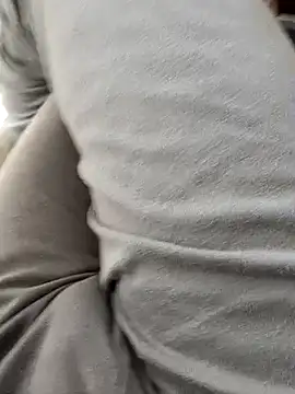 Snapshot of You_are__mine_ chatting on October 24, 2025, 8:00 am You are mine online show from October 24, 2025, 8:00 am