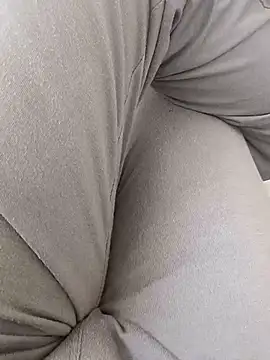 Snapshot of You_are__mine_ chatting on November 16, 2025, 4:29 am You are mine online show from November 16, 2025, 4:29 am