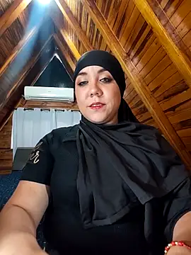 AmbarBurhan online show from February 17, 2026, 6:03 pm