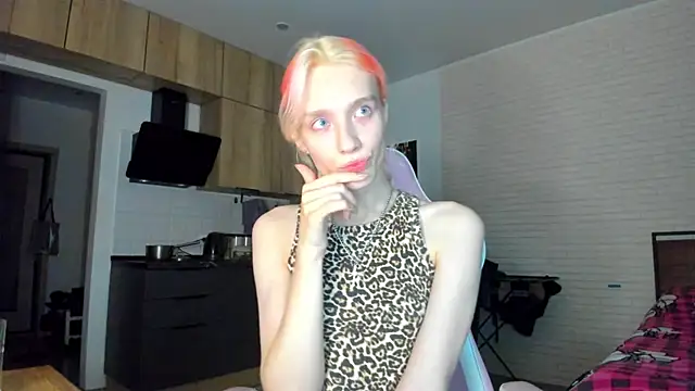  Alice Kitty online show from July 15, 2026, 6:57 pm