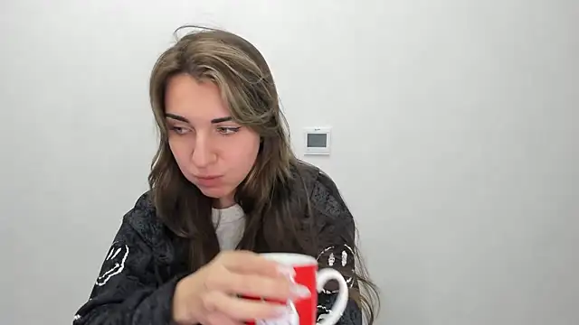 Summmmersky online show from January 29, 2025, 3:37 pm