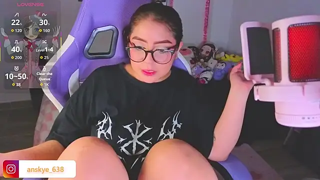 AnngelaSkye online show from April 10, 2026, 7:35 am