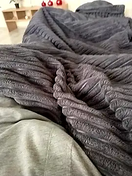 Snapshot of milf_hunter_35 chatting on March 31, 2026, 8:15 am milf hunter 35 online show from March 31, 2026, 8:15 am