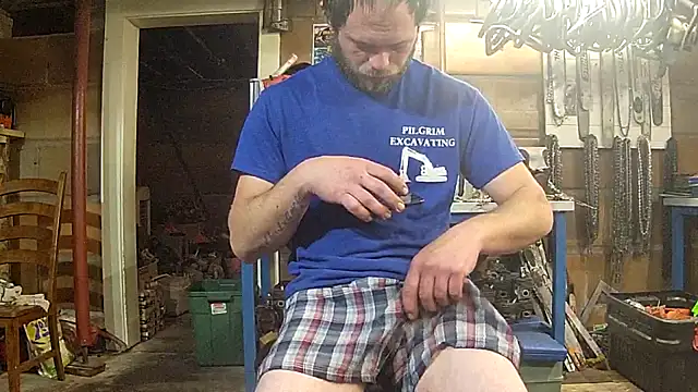 Bigoleslong98765 online show from March 29, 2026, 6:24 am