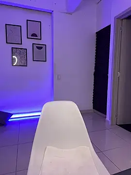 Miss-Abbii online show from March 7, 2025, 7:27 pm