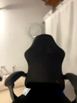 Miss-Abbii online show from October 17, 2025, 9:06 pm