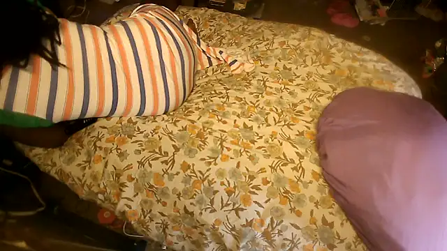 Snapshot of EbonyFetishQueen chatting on June 14, 2026, 4:14 am EbonyFetishQueen online show from June 14, 2026, 4:14 am