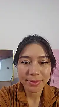 Snapshot of pink_flower_ chatting on January 21, 2025, 10:41 pm pink flower  online show from January 21, 2025, 10:41 pm