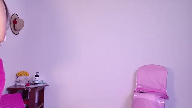 Snapshot of pink_flower_ chatting on September 22, 2025, 10:45 pm pink flower  online show from September 22, 2025, 10:45 pm