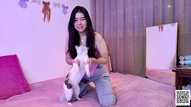 pink flower  online show from April 28, 2026, 11:10 pm