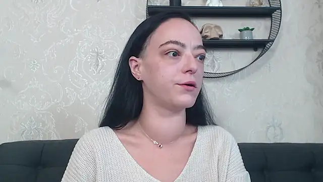 IzabelllNoir online show from November 17, 2025, 7:14 am