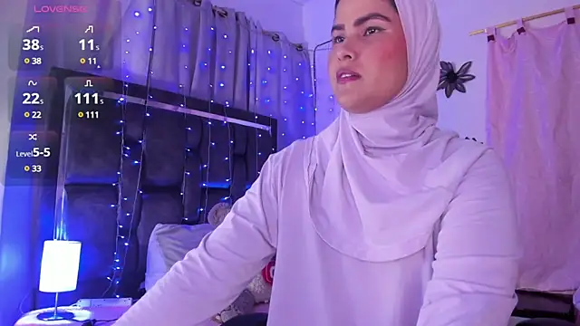 AishaAmin  online show from December 26, 2024, 12:16 pm