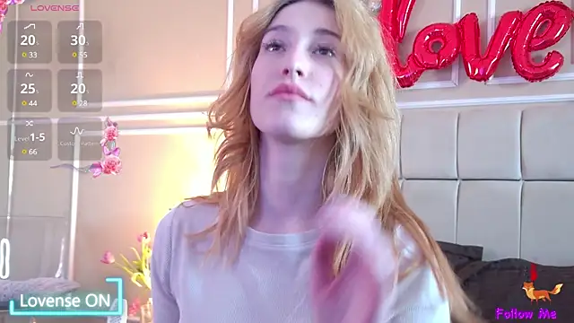 SerenaBennet online show from March 8, 2025, 6:47 pm