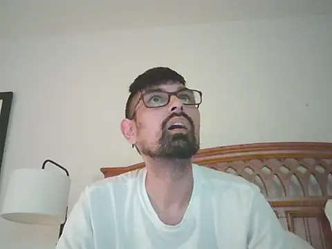 Snapshot of spence204011 chatting on October 28, 2025, 2:48 am spence204011 online show from October 28, 2025, 2:48 am