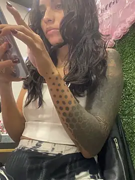 Snapshot of Anifer chatting on January 17, 2025, 5:19 pm Anifer online show from January 17, 2025, 5:19 pm