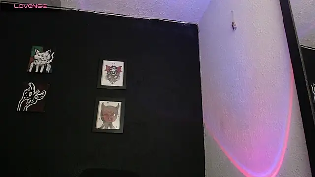 Snapshot of niakat_ chatting on January 10, 2025, 9:23 am niakat  online show from January 10, 2025, 9:23 am