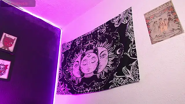 Snapshot of niakat_ chatting on September 17, 2025, 8:21 pm niakat  online show from September 17, 2025, 8:21 pm