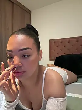 Sara LipsX online show from July 24, 2026, 11:58 pm