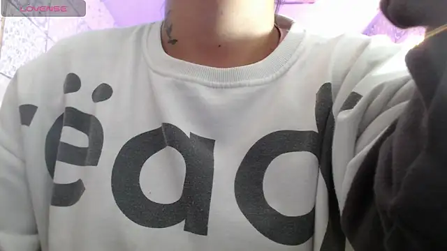 vitoria23  online show from March 5, 2025, 2:01 pm