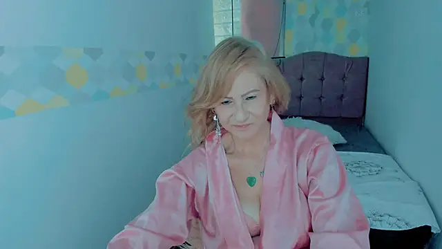 ScarletHoot  online show from December 30, 2024, 2:51 pm