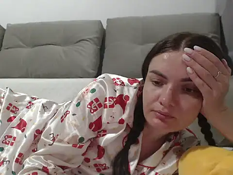  JustmeHere  online show from April 26, 2026, 6:05 pm