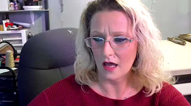 Snapshot of Lisalovely6981 chatting on January 24, 2025, 5:53 pm Lisalovely6981 online show from January 24, 2025, 5:53 pm