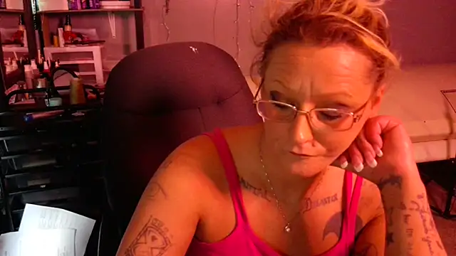 Snapshot of Lisalovely6981 chatting on January 26, 2025, 5:02 pm Lisalovely6981 online show from January 26, 2025, 5:02 pm