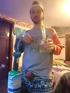 Snapshot of Seymour93 chatting on December 30, 2024, 1:25 pm Seymour93 online show from December 30, 2024, 1:25 pm