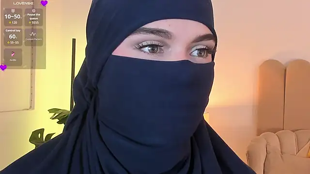 anna-henao online show from May 15, 2026, 10:50 pm