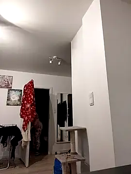 divine eve online show from March 8, 2025, 11:28 pm