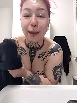 divine eve online show from March 21, 2025, 11:12 am