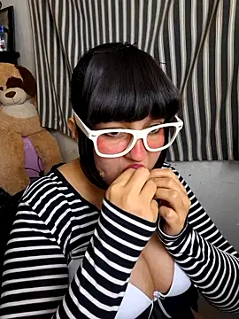 Snapshot of Derry_Cooper chatting on December 21, 2025, 12:40 am Derry Cooper online show from December 21, 2025, 12:40 am