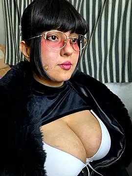 Snapshot of Derry_Cooper chatting on January 8, 2026, 2:36 am Derry Cooper online show from January 8, 2026, 2:36 am