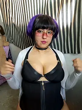 Snapshot of Derry_Cooper chatting on April 16, 2026, 12:00 am Derry Cooper online show from April 16, 2026, 12:00 am