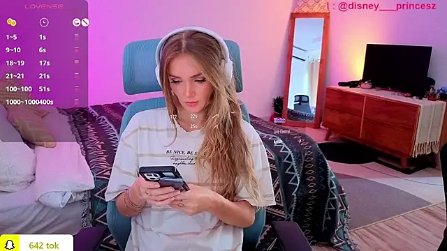 PrincessVS online show from November 17, 2025, 4:29 am