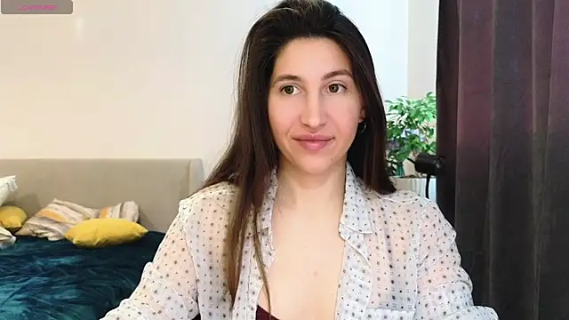 Snapshot of marrycolins chatting on February 25, 2026, 2:43 am marrycolins online show from February 25, 2026, 2:43 am