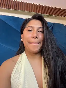 LinnaGardenia online show from February 25, 2026, 1:37 am