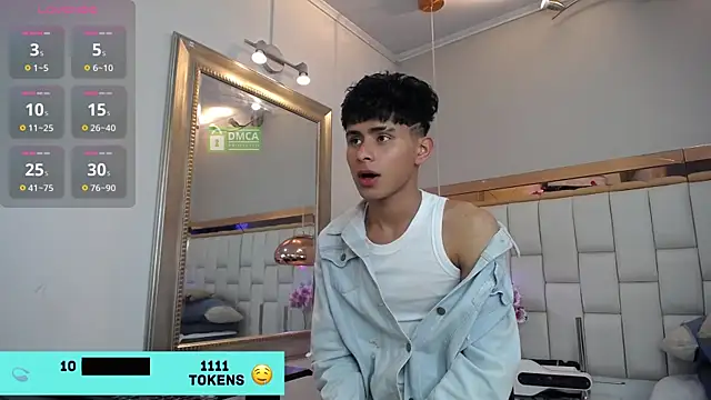 Snapshot of Jhonny-Blake chatting on February 3, 2025, 8:57 pm Jhonny-Blake online show from February 3, 2025, 8:57 pm