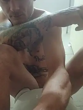 Snapshot of selfmadestud chatting on July 3, 2026, 10:21 am selfmadestud online show from July 3, 2026, 10:21 am