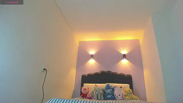 Sofia Clauss  online show from January 9, 2026, 5:10 am