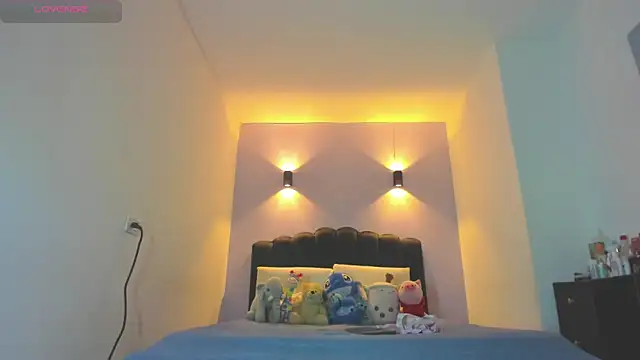 Sofia Clauss  online show from April 6, 2026, 4:21 am