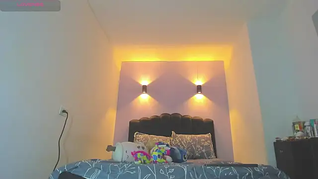 Sofia Clauss  online show from May 19, 2026, 4:19 am