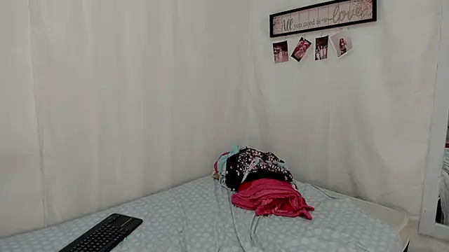 Snapshot of gabriela_duarte1 chatting on February 12, 2025, 5:05 am gabriela duarte1 online show from February 12, 2025, 5:05 am